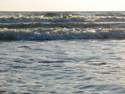 美丽的巨浪在黑海图片