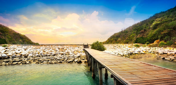 风景 自然 日出 放松 旅游业 日落 场景 天空 海景 木板路