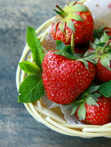 成熟的有机草莓