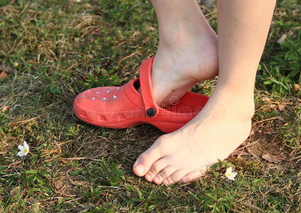 小穿鞋赤脚穿鞋照片
