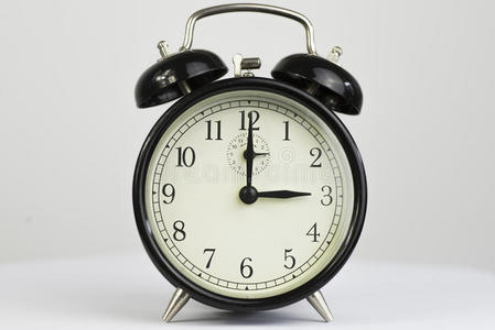 三点钟闹钟复古三点钟照片