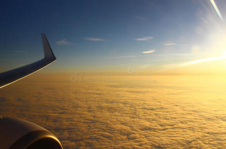 运输 旅行 航空公司 窗户 地平线 地球 天空 太阳 发动机