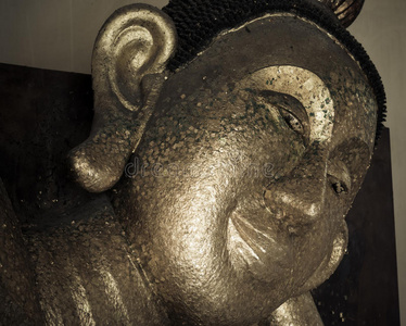 佛像雕塑特写的脸