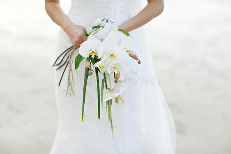 新娘 花的 颜色 快乐 美丽的 成人 海滩 时尚 开花 花束