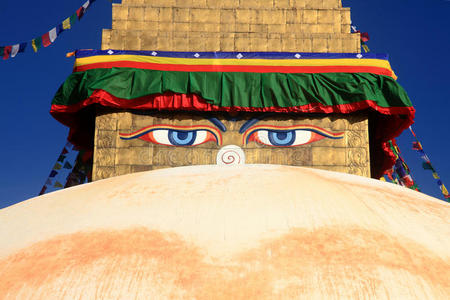加德布佛陀智慧的眼睛,布达纳多巴在加德满都,尼泊尔.照片