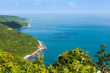 越南山下的海湾