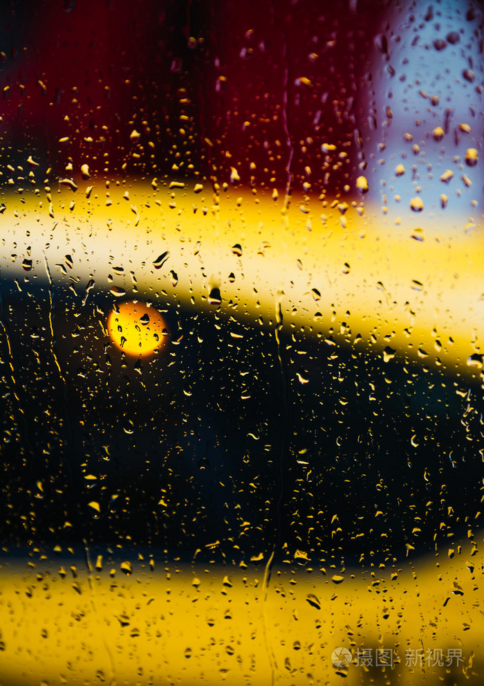 雨中的黄昏的纽约城观