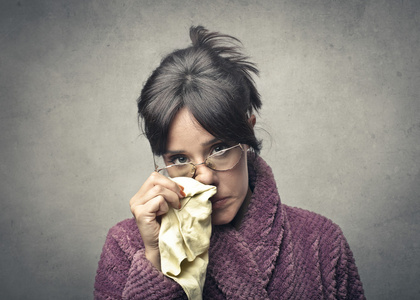 号哭的女人,戴眼镜插画