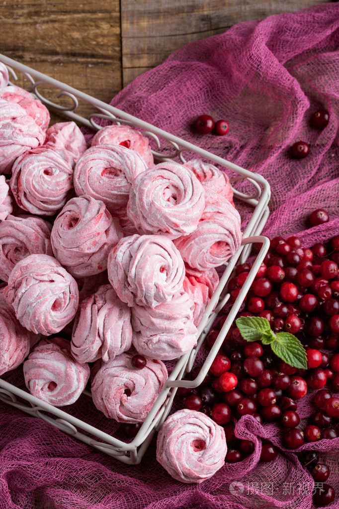 粉色棉花糖从苹果的冬季糖果