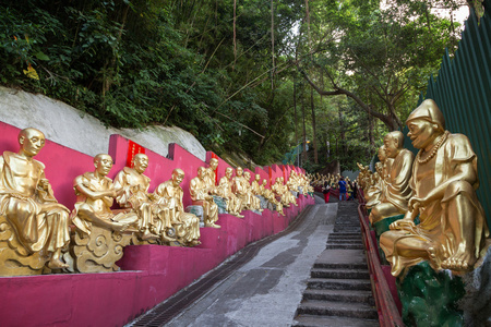 香港新界香港 1 万佛寺的路径照片