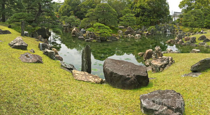 尼诺马鲁花园全景，在洛杉矶有观赏石