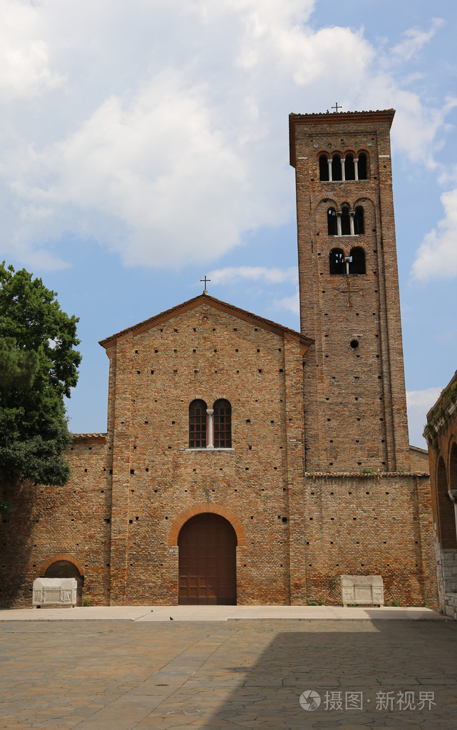 位于拉文纳的古教堂献给阿西西的圣弗朗西斯