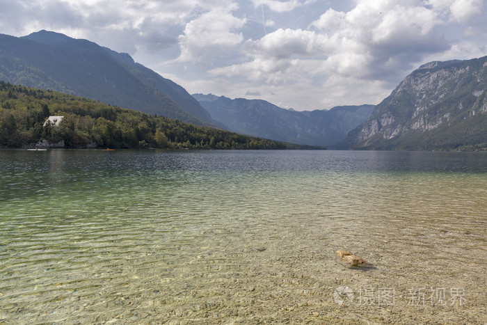 渤兴湖景观和朱利安阿尔卑斯山，斯洛文尼亚