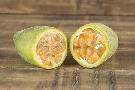 香蕉西番莲图片