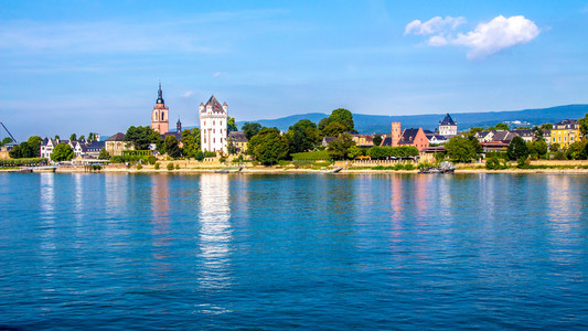 该镇是大黄酸,在德国莱茵河沿岸照片