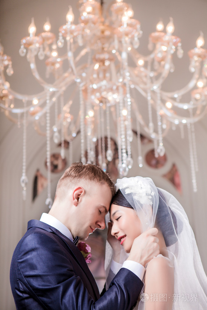 教会对情侣的婚礼