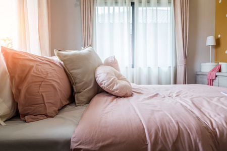 干净的床上图片