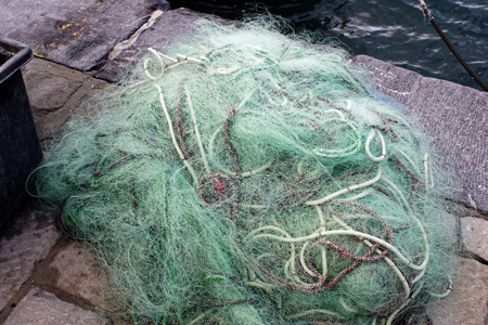 在海底渔网照片