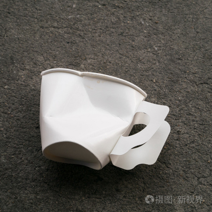 一次性纸杯垃圾(用过的咖啡杯)