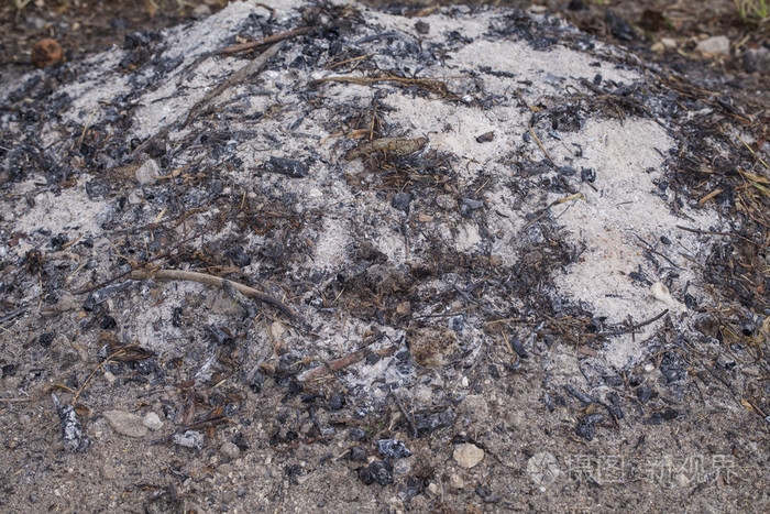 火后的灰烬