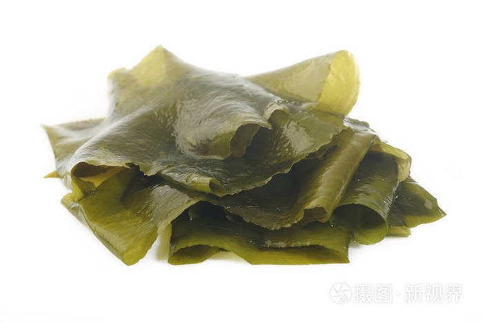 白色背景上孤立的鲜海带裙带菜照片-正版商用图片1quzvd-摄图新视界