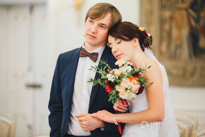 中式婚礼仪式流程表中式婚礼词_中式婚礼的仪式流程_现代中式婚礼仪式流程