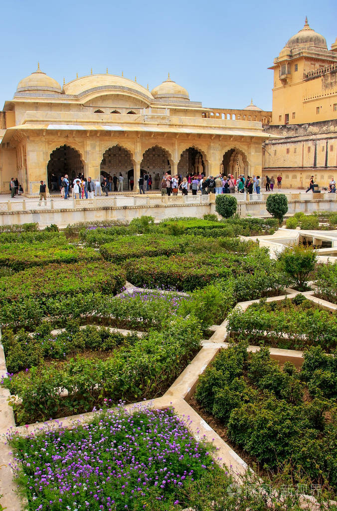 琥珀堡,拉贾斯坦邦的第三个庭院里的 charbagh 花园