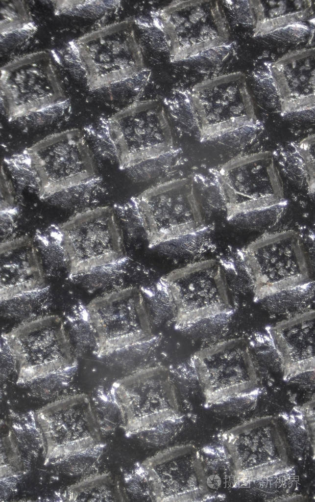 具有方形高度的金属表面的反射光显微镜图像