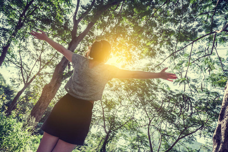 阳光积极向上图片