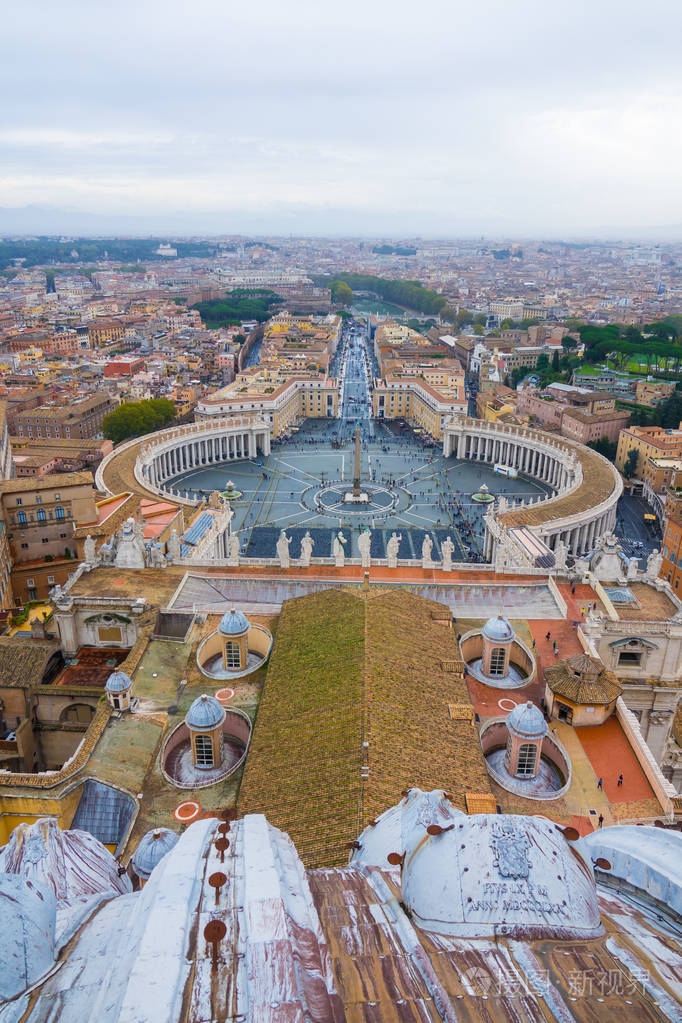 在梵蒂冈罗马市从圣彼得大教堂惊人鸟瞰图