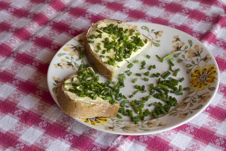 黄油韭菜面包