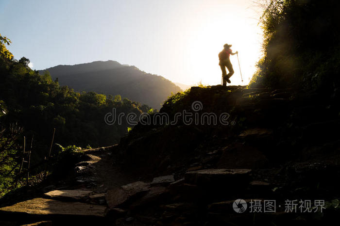 阳光 托皮 小山 高地 极端 透镜 旅行 追踪 朝着 天空