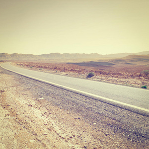 沙漠中的道路