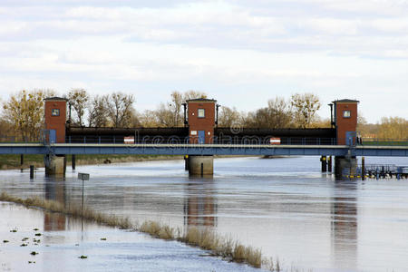银行 力学 建造 水道 栏杆 运河 航运 柱子 水门 运输