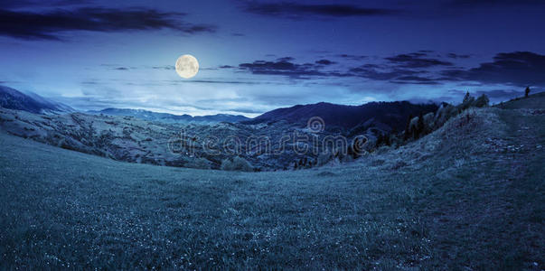 荒山野岭夜晚图片