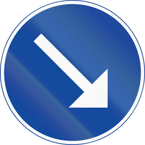 靠右靠右行驶道路符号用在瑞典-照片