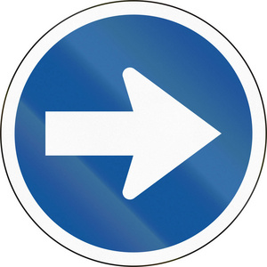 反射标志南非道路标志用于非洲国家的博茨瓦纳-右转照片