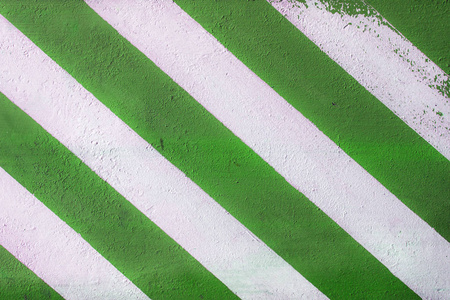 绿色和白色的道路标记图片