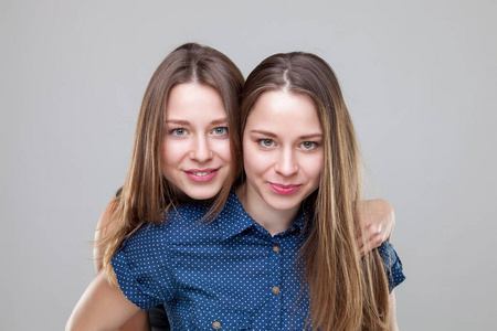 相同发型的姐妹图片