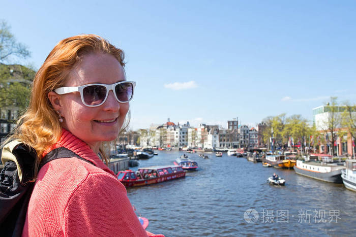 在阿姆斯特丹的荷兰本土荷兰少妇