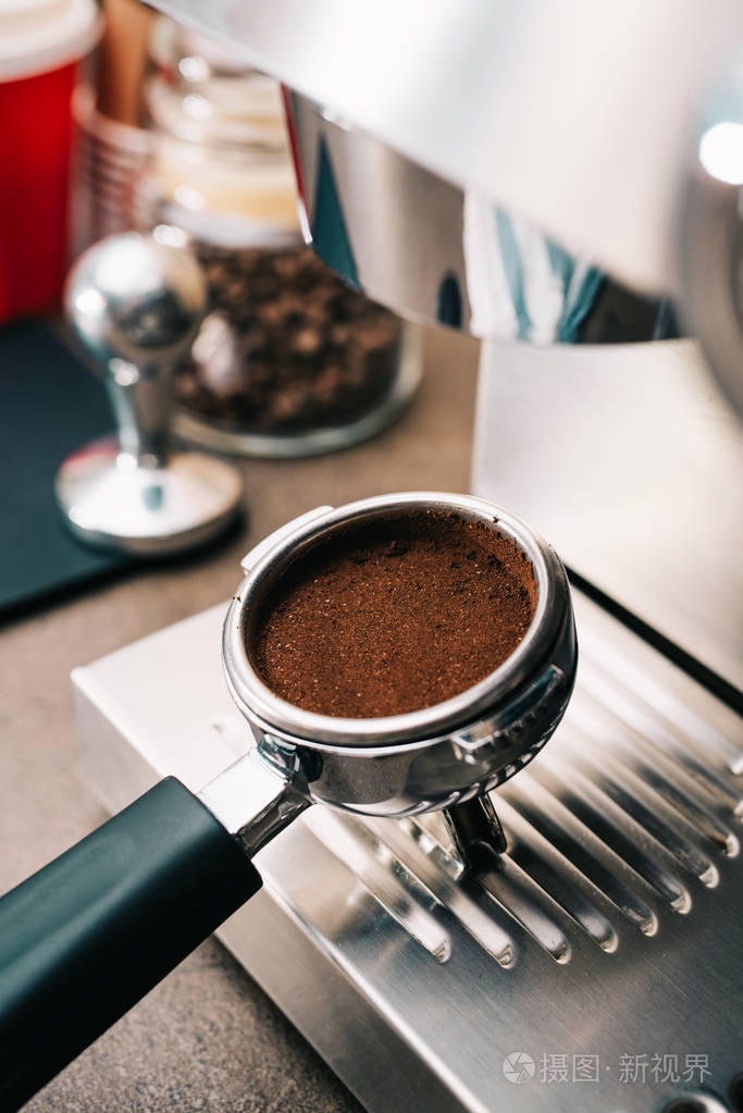 现磨咖啡在portafilter