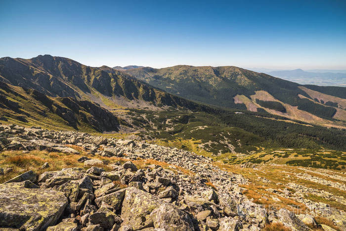 斯洛伐克上塔特拉山的低山 derese照片-正版商用图片1