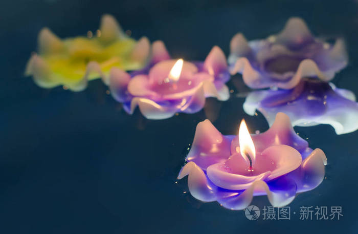 蜡烛光花在水面上照片 正版商用图片1rd1qz 摄图新视界 蜡烛光花在水面上照片 正版商用图片1rd1qz 摄图新视界
