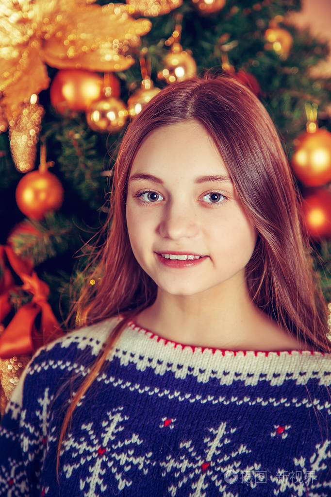 美丽的微笑女孩