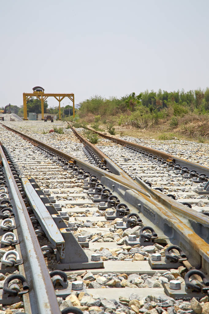 铁轨的转折点