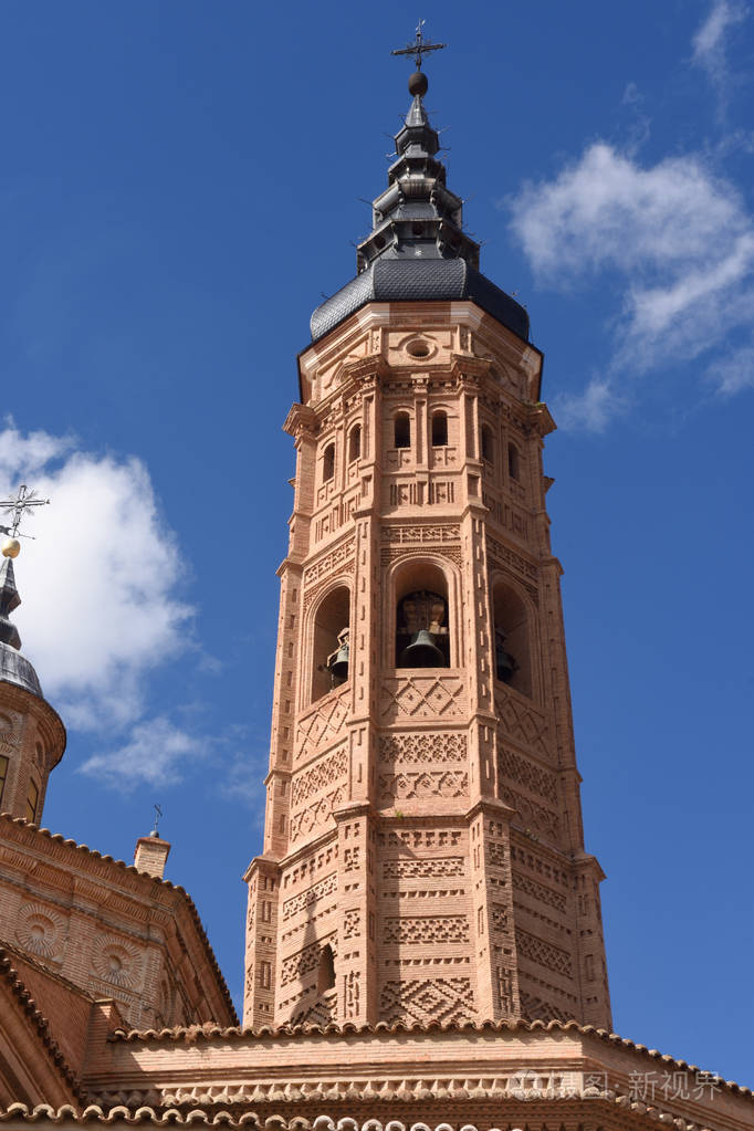 贝尔塔学院教堂的圣母玛利亚卡拉塔余德