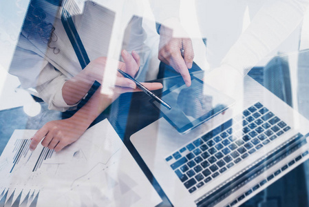 职场人士移动办公图片