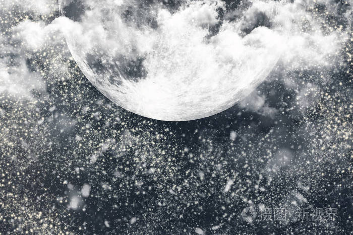 圣诞夜冬天背景与黑暗的天空,月亮, 星星, 云层和飘落的雪花