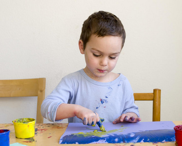 儿童绘画图片与手指颜色