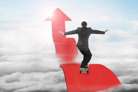 商人滑板上的红色箭头指向云景阳光